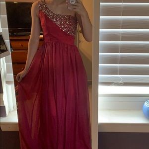 Burgundy prom/homecoming dress